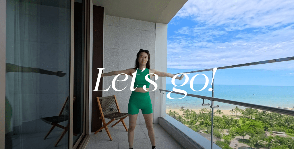 Do This Self-Hug Movement 100 Times a Day for Toned Arms & Better&nbsp;Posture